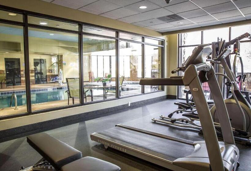 هتل Comfort Suites New Bern Near Cherry Point