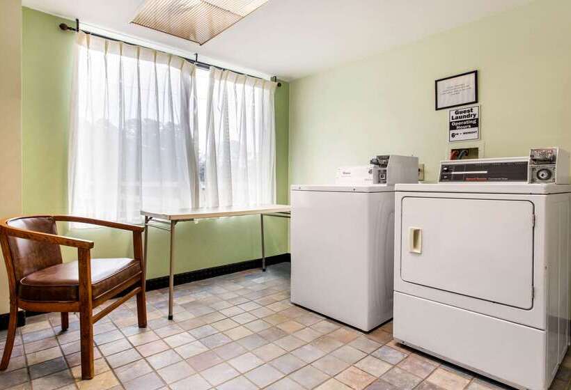 هتل Comfort Suites Wilmington Near Downtown