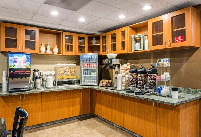 هتل Comfort Suites Wilmington Near Downtown