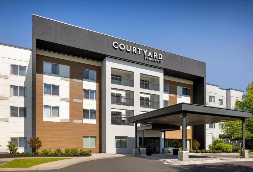 هتل Courtyard Edison Woodbridge