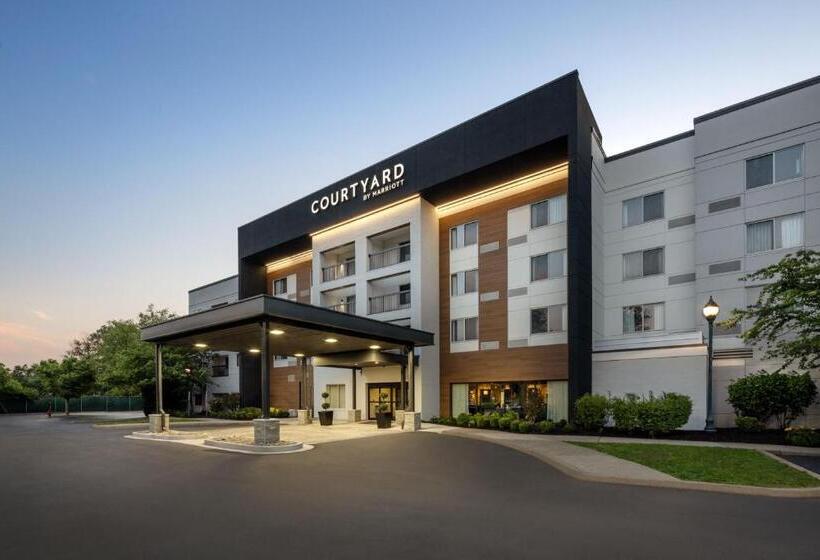 هتل Courtyard Edison Woodbridge