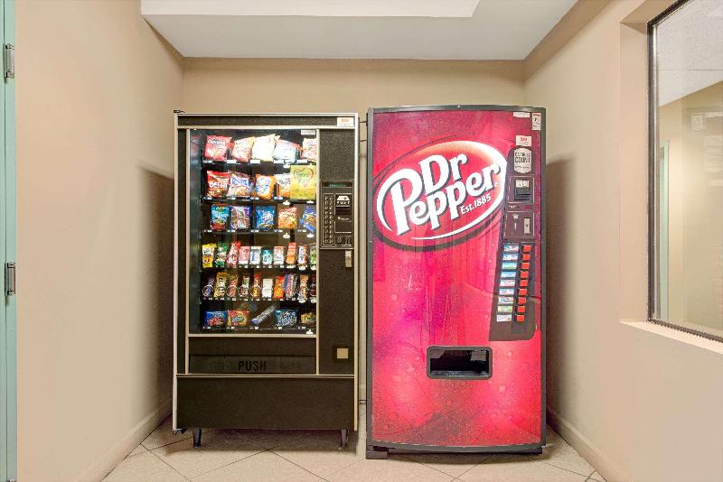 هتل Days Inn By Wyndham Downtown St. Louis