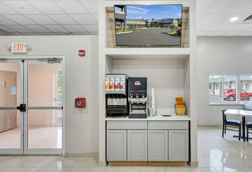 هتل Days Inn & Suites By Wyndham Niagara Falls/buffalo