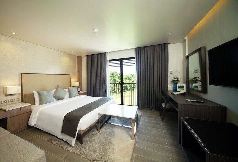 בית מלון כפרי Fairways And Bluewater Boracay