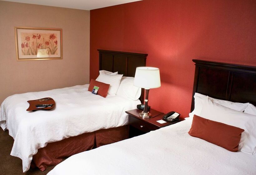 هتل Hampton Inn Las Vegas North Speedway