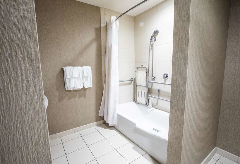 בית מלון כפרי Hilton Garden Inn Clifton Park