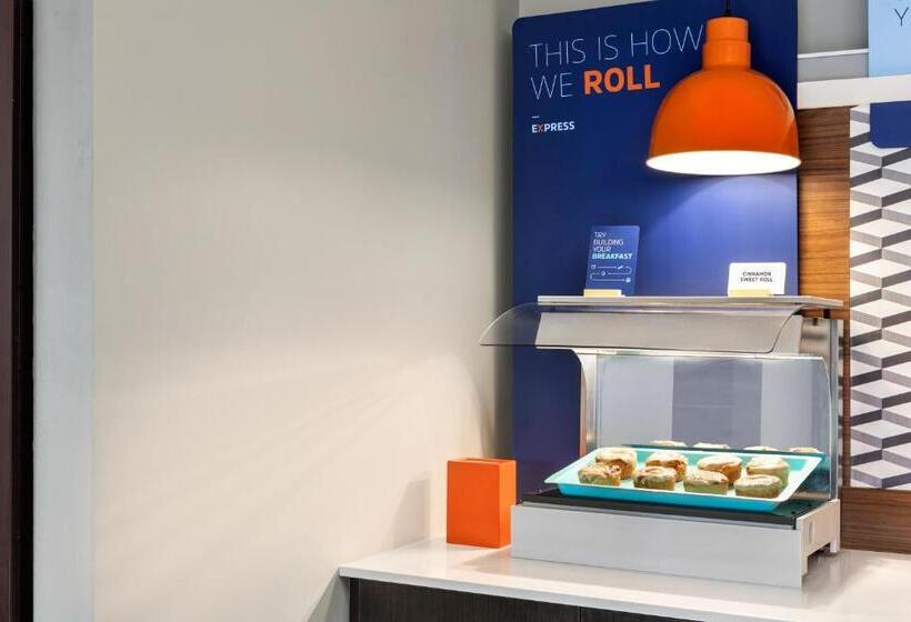 בית מלון כפרי Holiday Inn Express & Suites Greenville Downtown, An Ihg