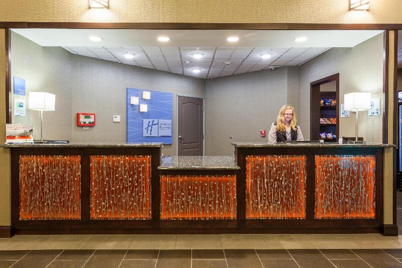 هتل Holiday Inn Express & Suites Rapid City, An Ihg