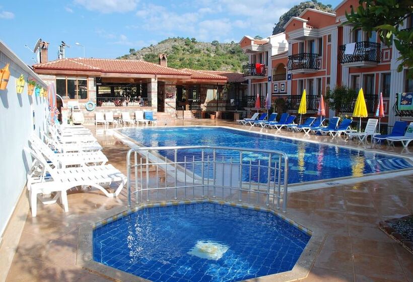 هتل Magic Tulip Beach