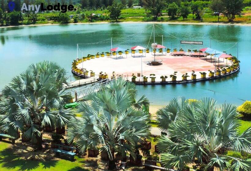 هتل Marina Island Pangkor Resort &