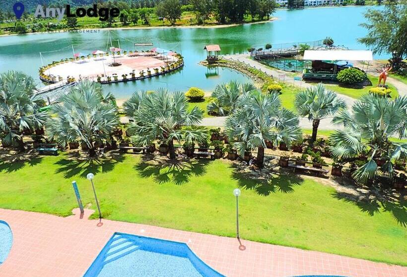 هتل Marina Island Pangkor Resort &