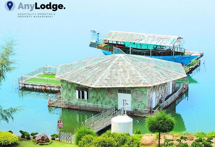 هتل Marina Island Pangkor Resort &