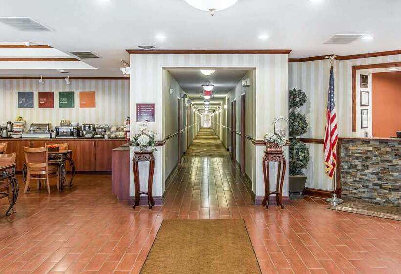 هتل Quality Inn & Suites Ann Arbor Hwy 23