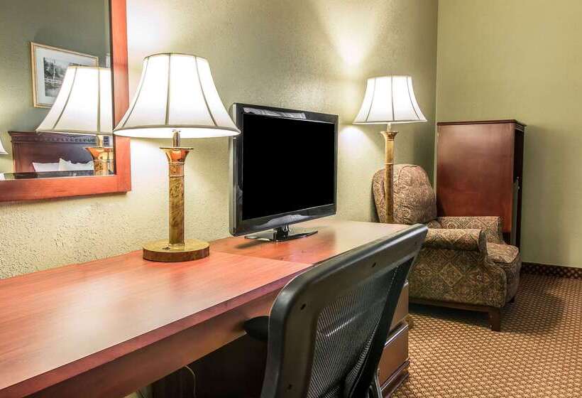 هتل Quality Inn & Suites Ann Arbor Hwy 23