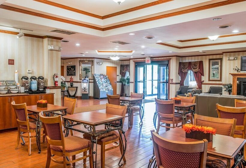 هتل Quality Inn & Suites Ann Arbor Hwy 23