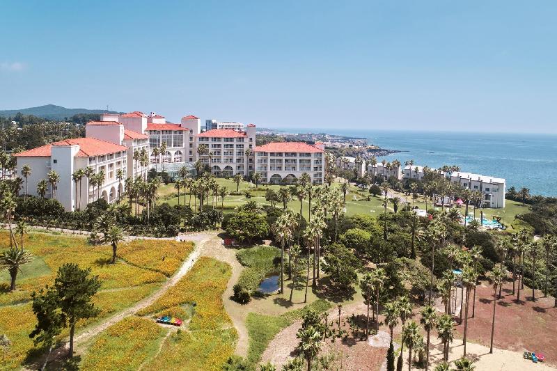 Отель Shineville Luxury Resort