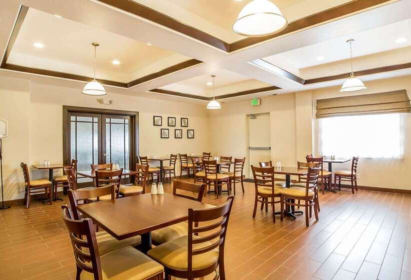 בית מלון כפרי Sleep Inn & Suites