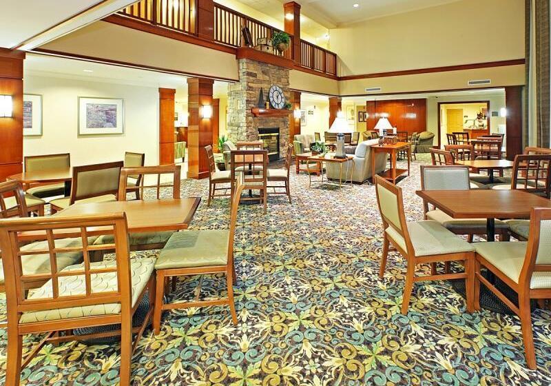 هتل Staybridge Suites Fayetteville, An Ihg