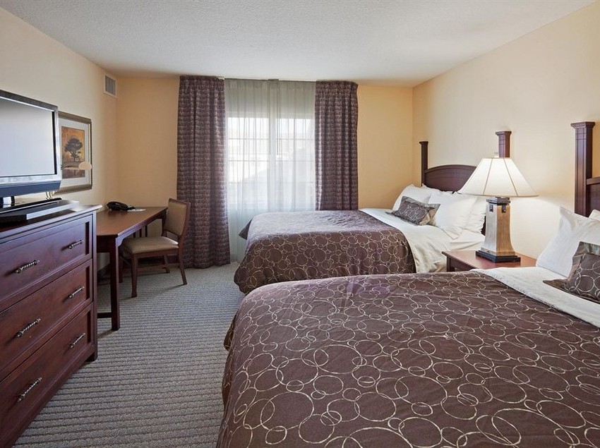 هتل Staybridge Suites Fort Wayne