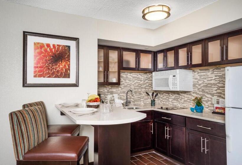 هتل Staybridge Suites Wilmington Newark By Ihg