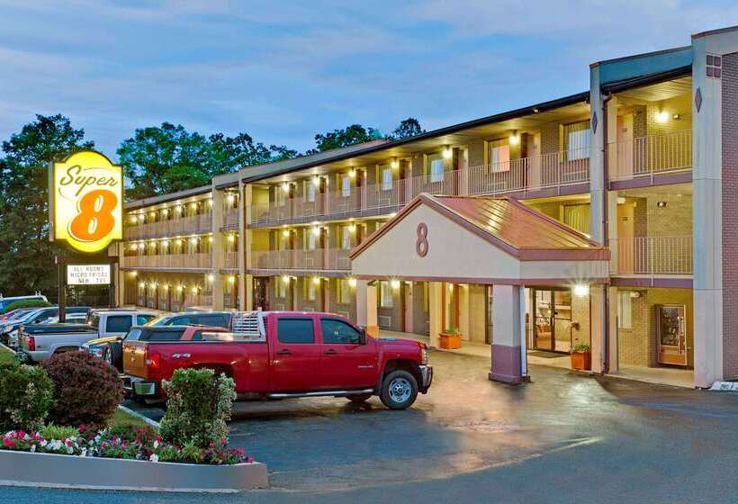 فندق Super 8 By Wyndham Laurel