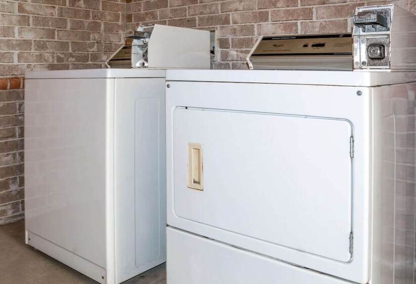 호텔 Super 8 By Wyndham Stafford Sugarland Area