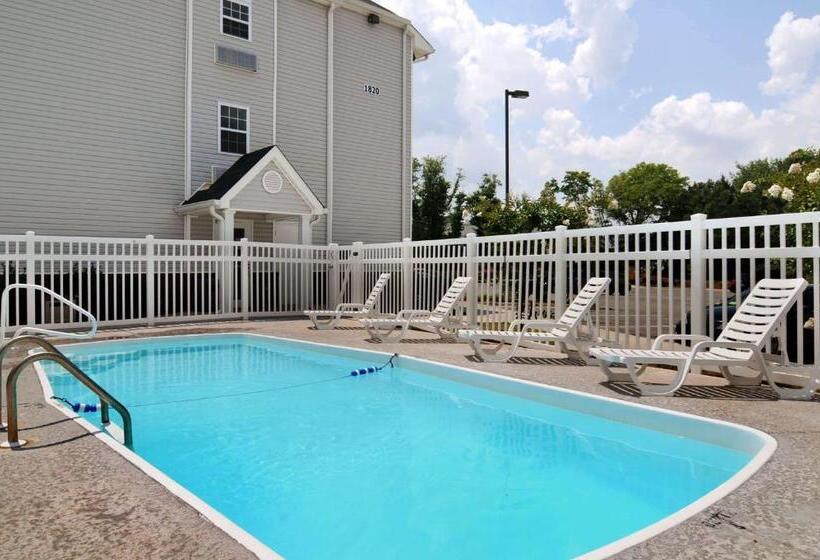 Microtel Inn & Suites Huntsville