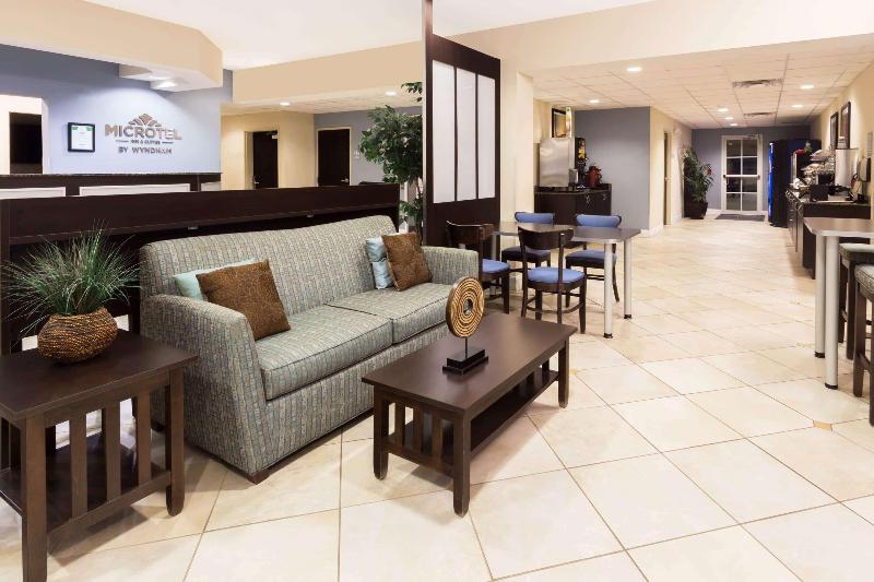 Microtel Inn & Suites By Wyndham Spring Hill/weeki Wachee