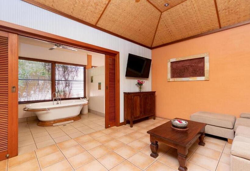 בית מלון כפרי Bali Hai Resort & Spa
