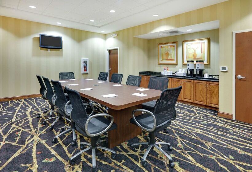 בית מלון כפרי Hampton Inn & Suites Southern Pines Pinehurst