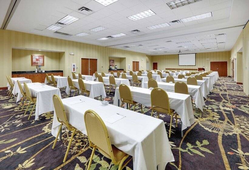 בית מלון כפרי Hampton Inn & Suites Southern Pines Pinehurst