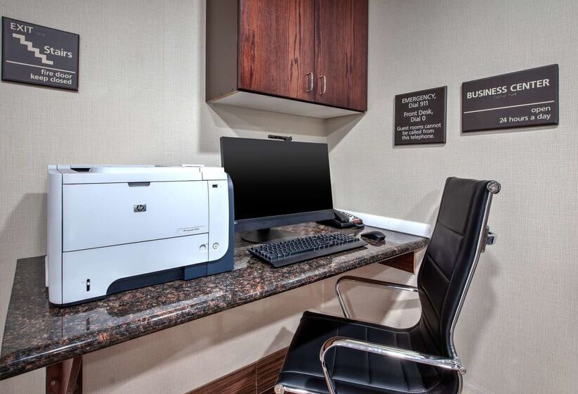 ホテル Hampton Inn Clarion