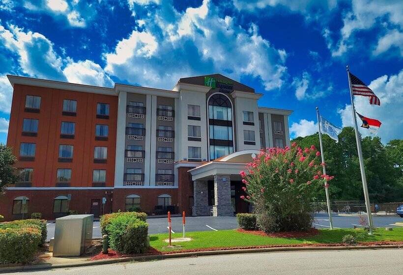 ホテル Holiday Inn Express & Suites Wilson Downtown, An Ihg