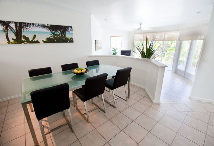 هتل Beaches Holiday Apartments   Official Onsite Reception & Check In