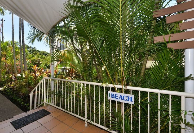 هتل Port Douglas Apartments   Adults Only Oasis