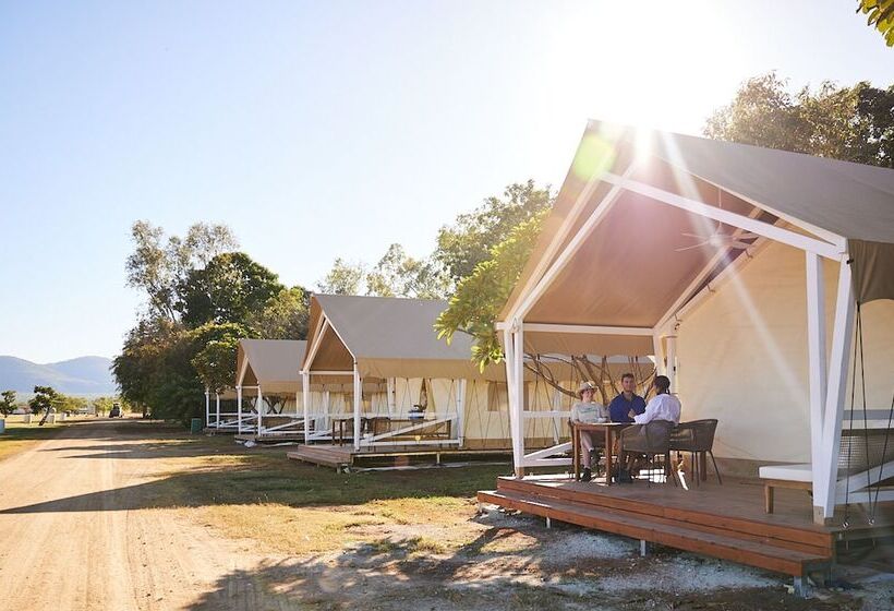 בית מלון כפרי Mount Hart Wilderness Lodge