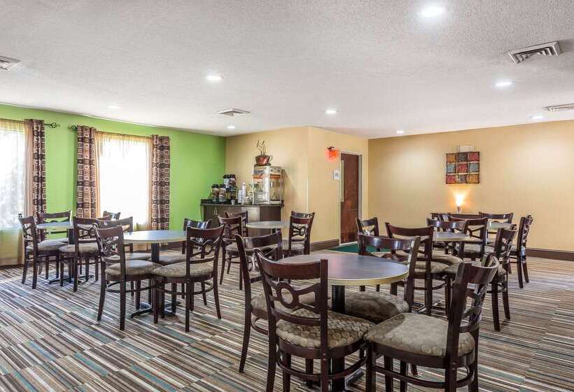 ホテル Quality Inn Warsaw I40