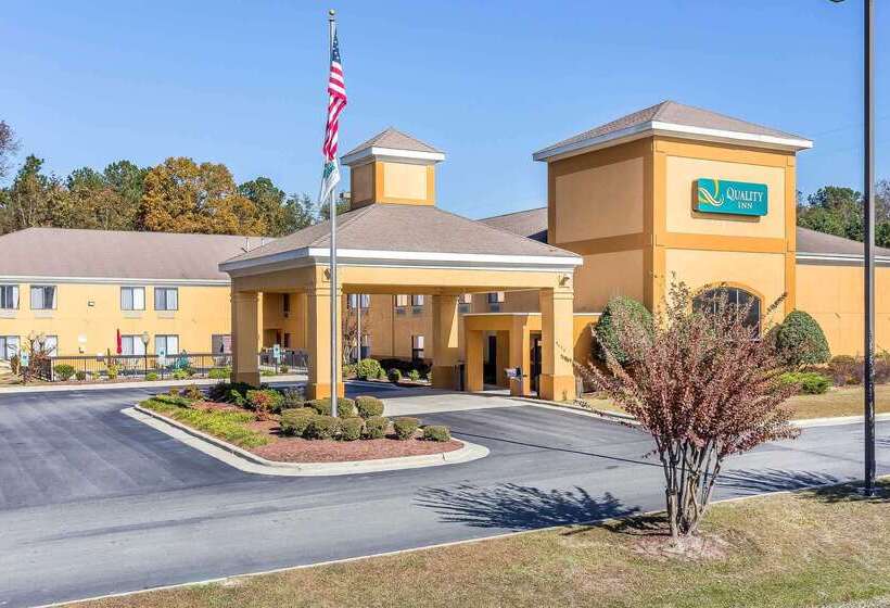 ホテル Quality Inn Warsaw I40