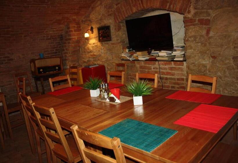 Retro Hostel