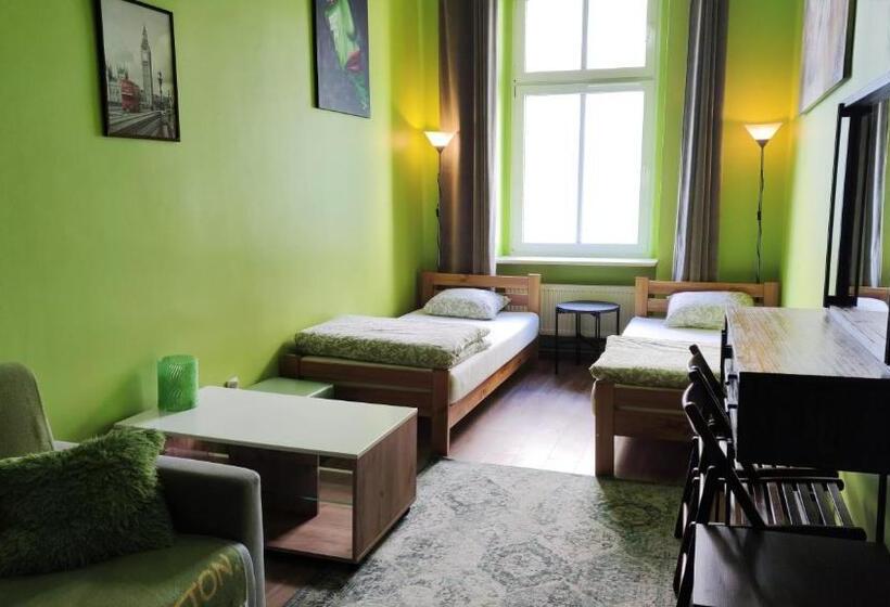 Babel Hostel, Dworzec Pkp, Rynek