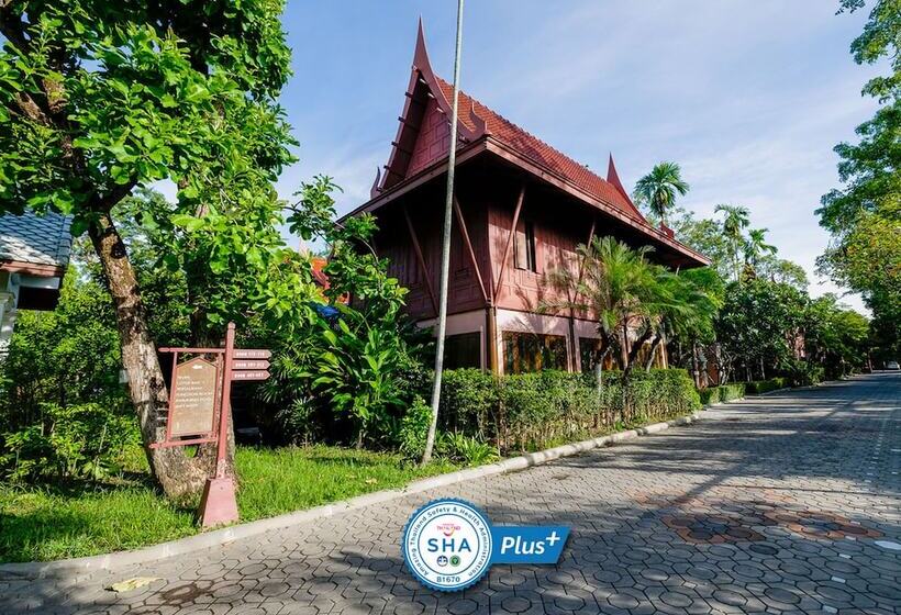 هتل Baan Amphawa Resort & Spa