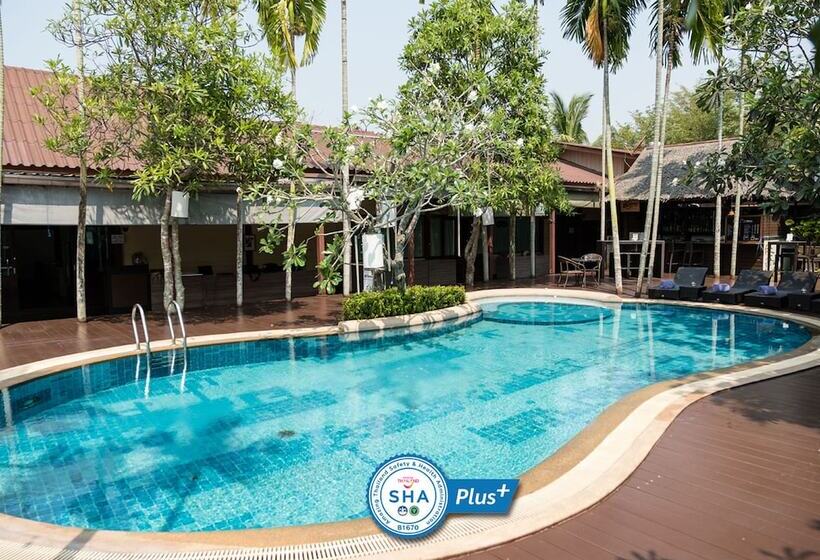 هتل Baan Amphawa Resort & Spa