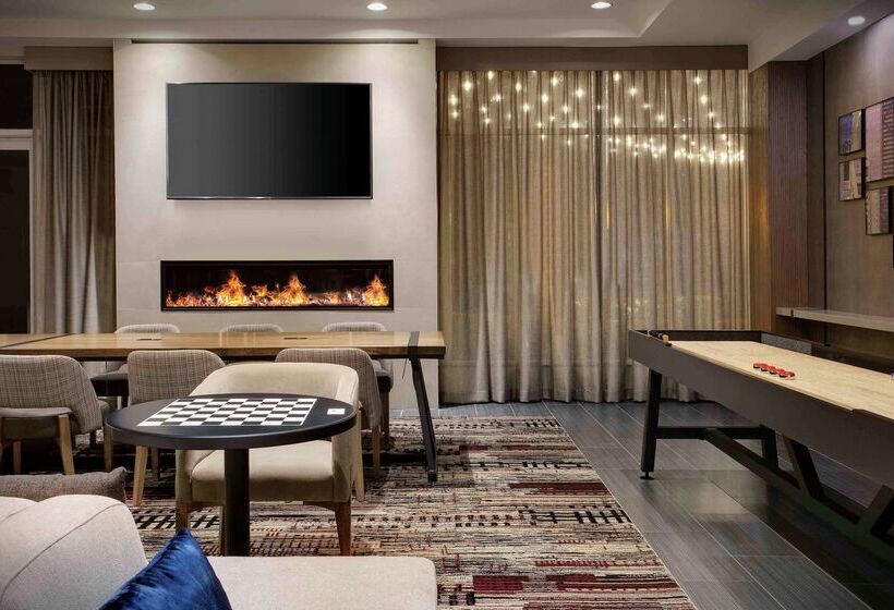 هتل Doubletree By Hilton Chicago Midway Airport