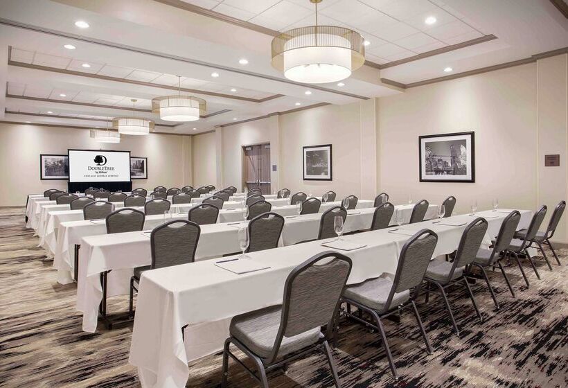 هتل Doubletree By Hilton Chicago Midway Airport