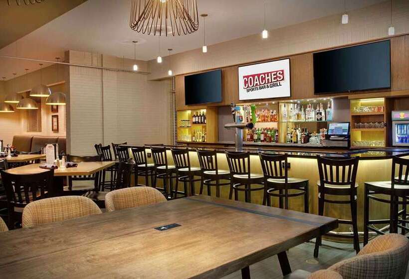 هتل Doubletree By Hilton Chicago Midway Airport