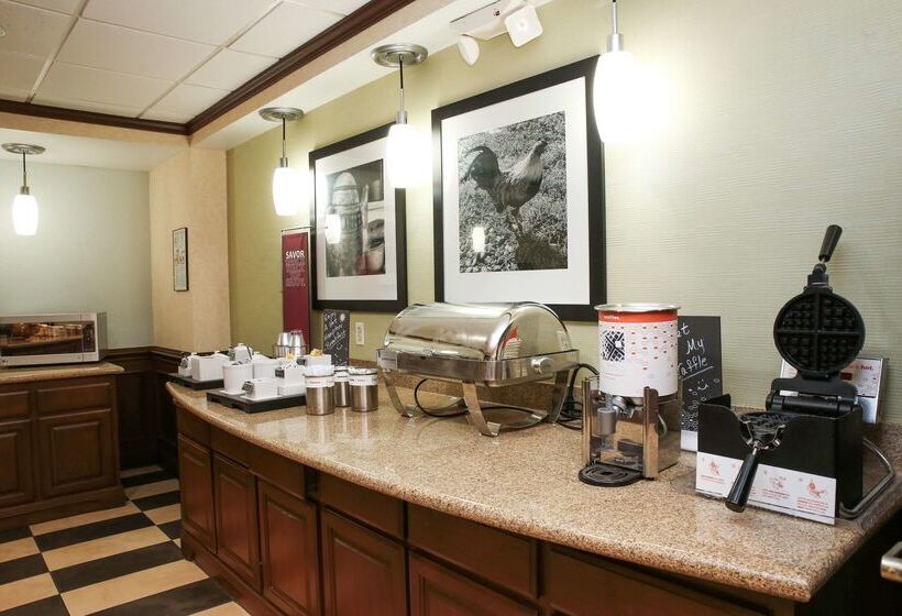 هتل Hampton Inn Kingsville