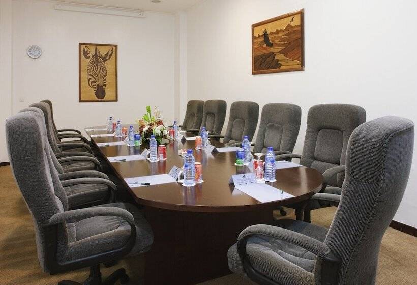 هتل Holiday Inn Accra Airport By Ihg