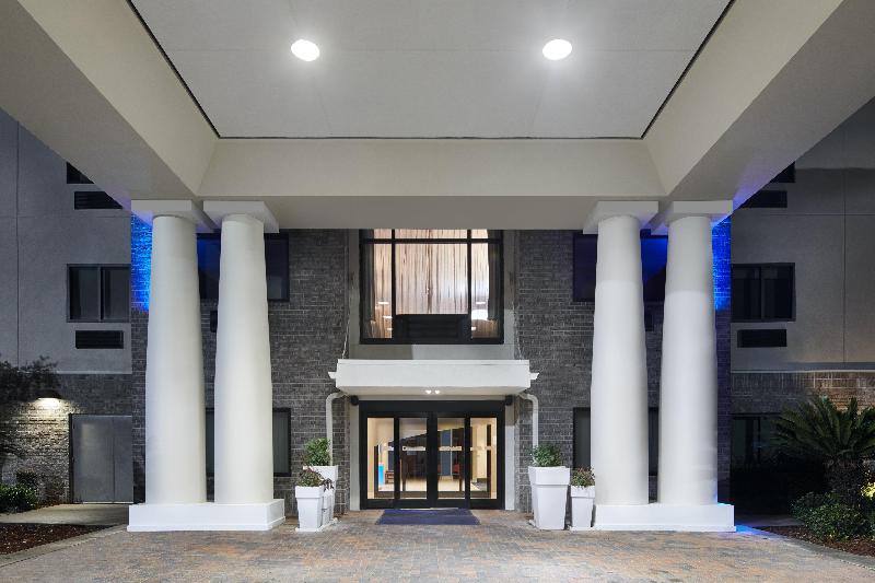 Holiday Inn Express Hotel & Suites Pensacola West Navy Base, An Ihg