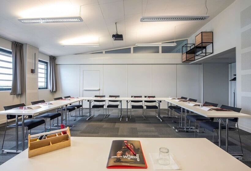 בית מלון כפרי Ibis Lyon Sud Oullins