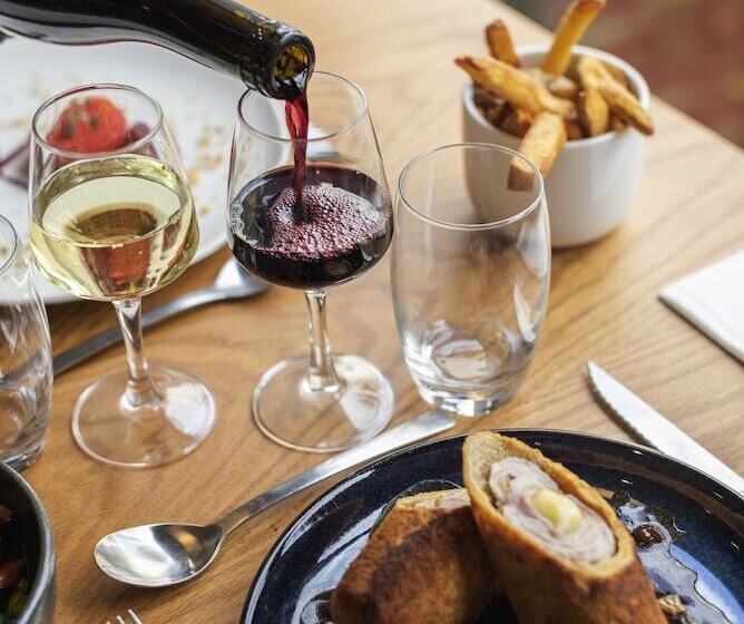 בית מלון כפרי Ibis Lyon Sud Oullins